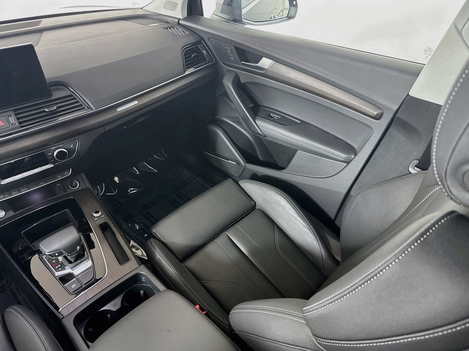 Certified 2024 Audi Q5 2.0T Premium Plus w/ Premium Plus Package AWD/4WD image 22