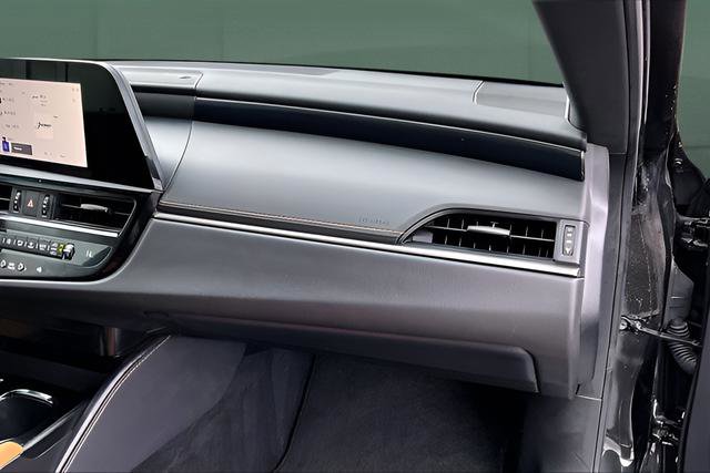 Used 2023 Lexus ES 350 w/ Accessory Package (Z2) image 23