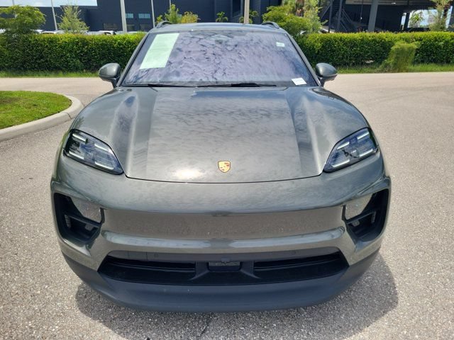 Used 2025 Porsche Macan Electric RWD image 3