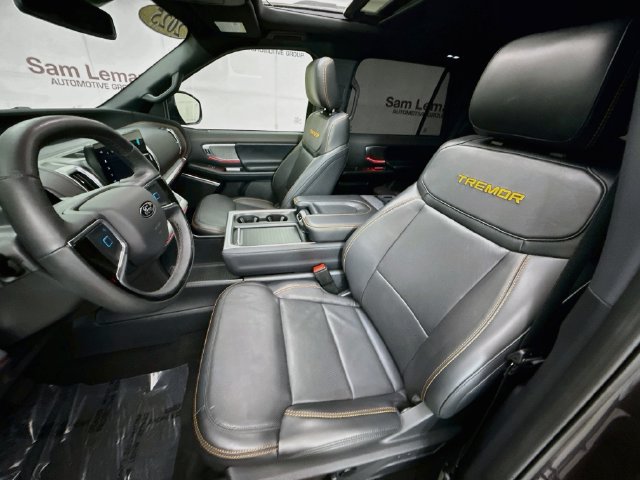 Used 2025 Ford Expedition Tremor AWD/4WD image 22