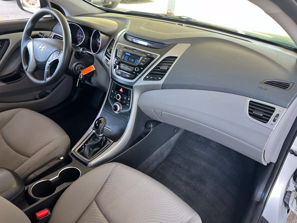 Used 2016 Hyundai Elantra SE FWD image 19