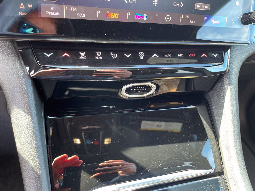 New 2027 Jeep Grand Cherokee Altitude AWD/4WD image 18
