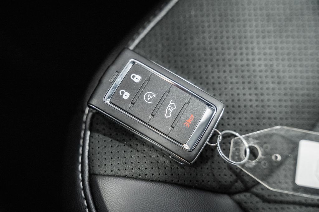 New 2025 Jeep Grand Cherokee Altitude image 39