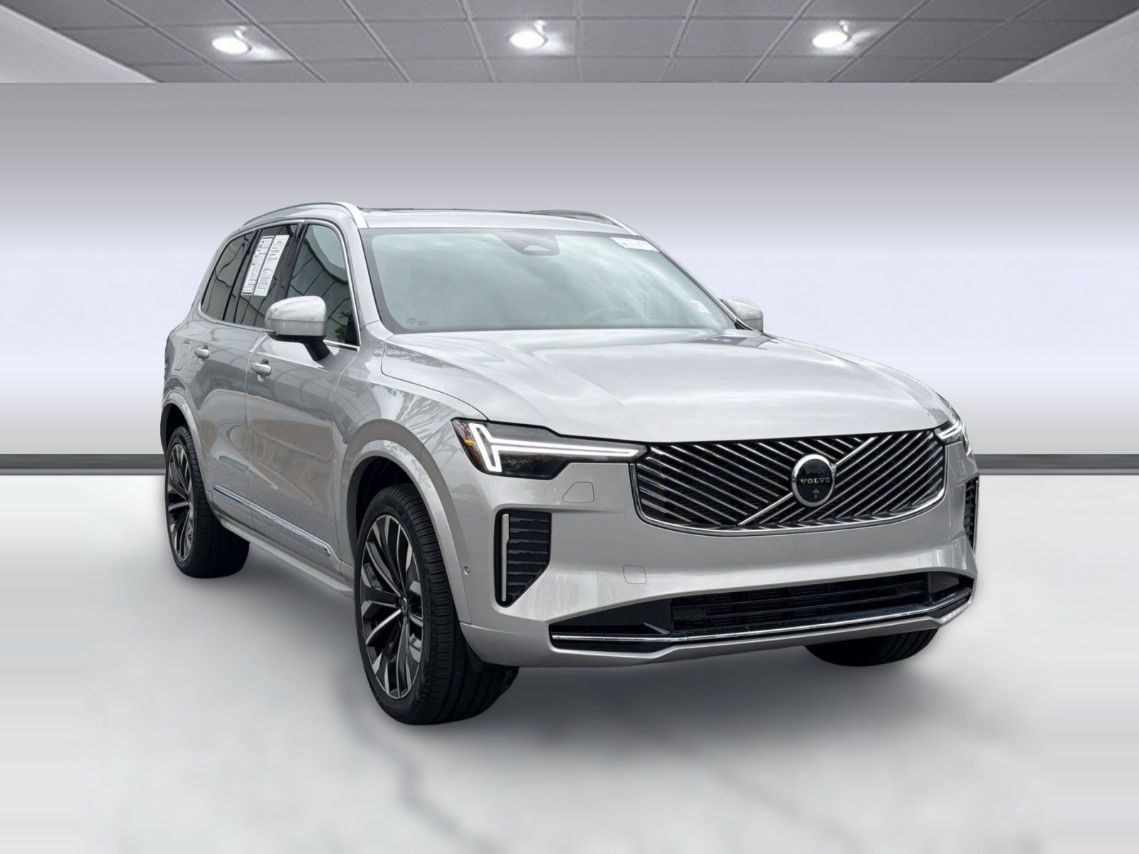 Certified 2025 Volvo XC90 B5 Plus AWD/4WD image 7