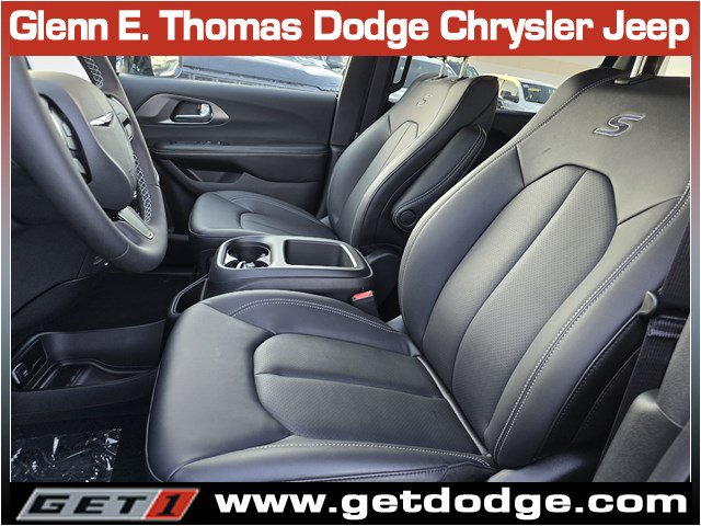 New 2026 Chrysler Pacifica Select w/ S Appearance Package FWD image 9