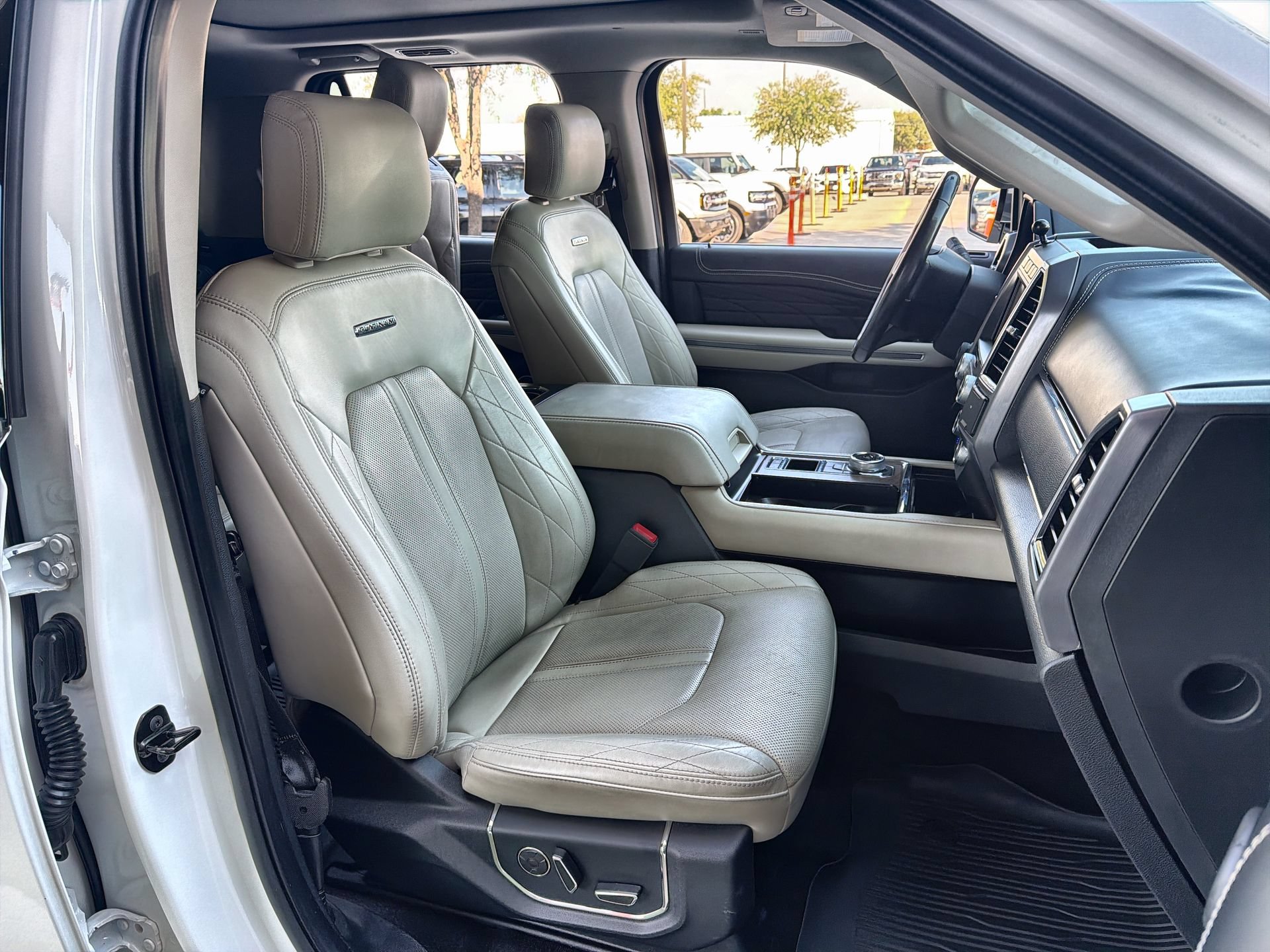 Certified 2020 Ford Expedition Platinum RWD image 26