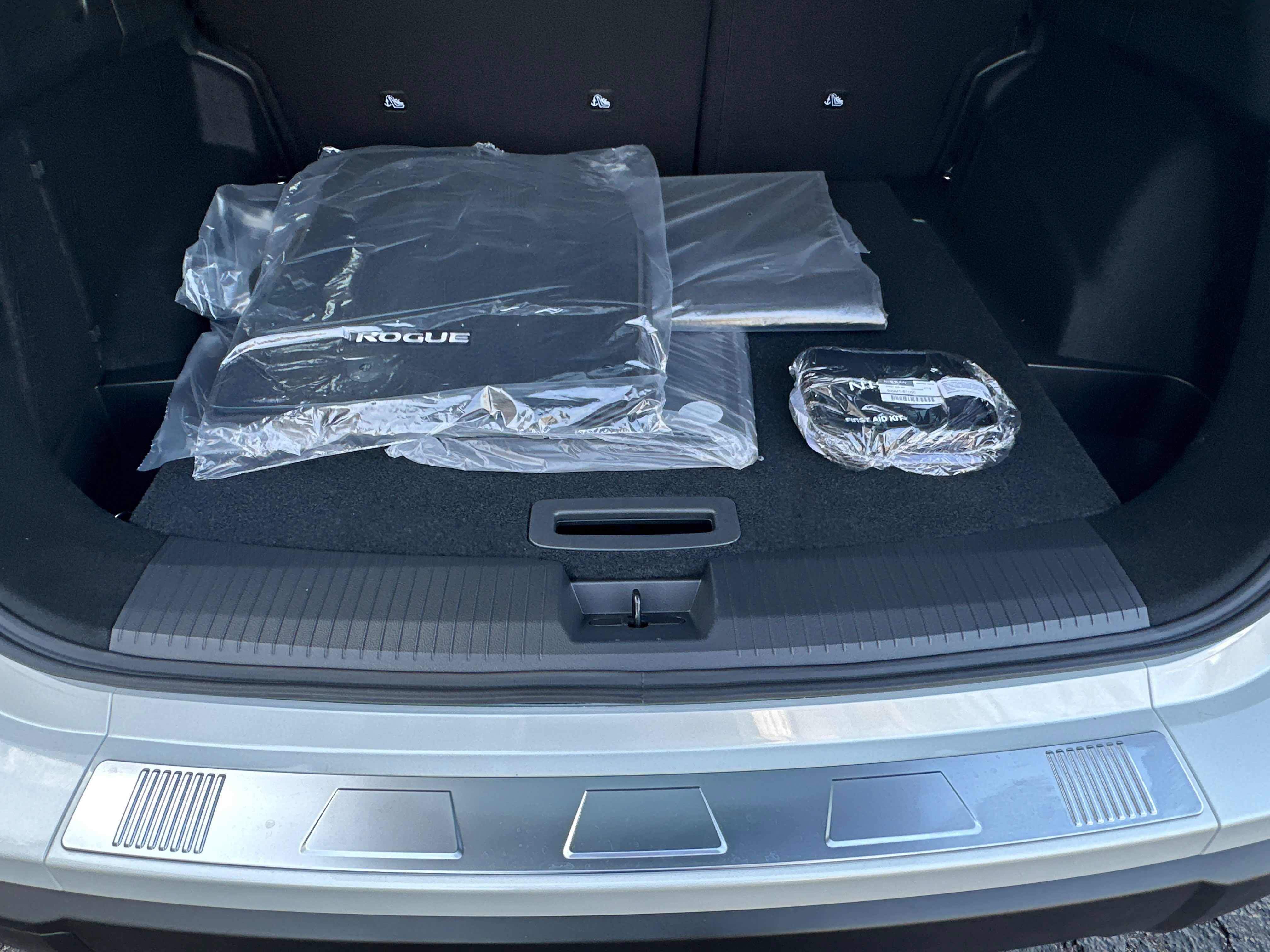 New 2026 Nissan Rogue SV w/ Cold Weather Package AWD/4WD image 15