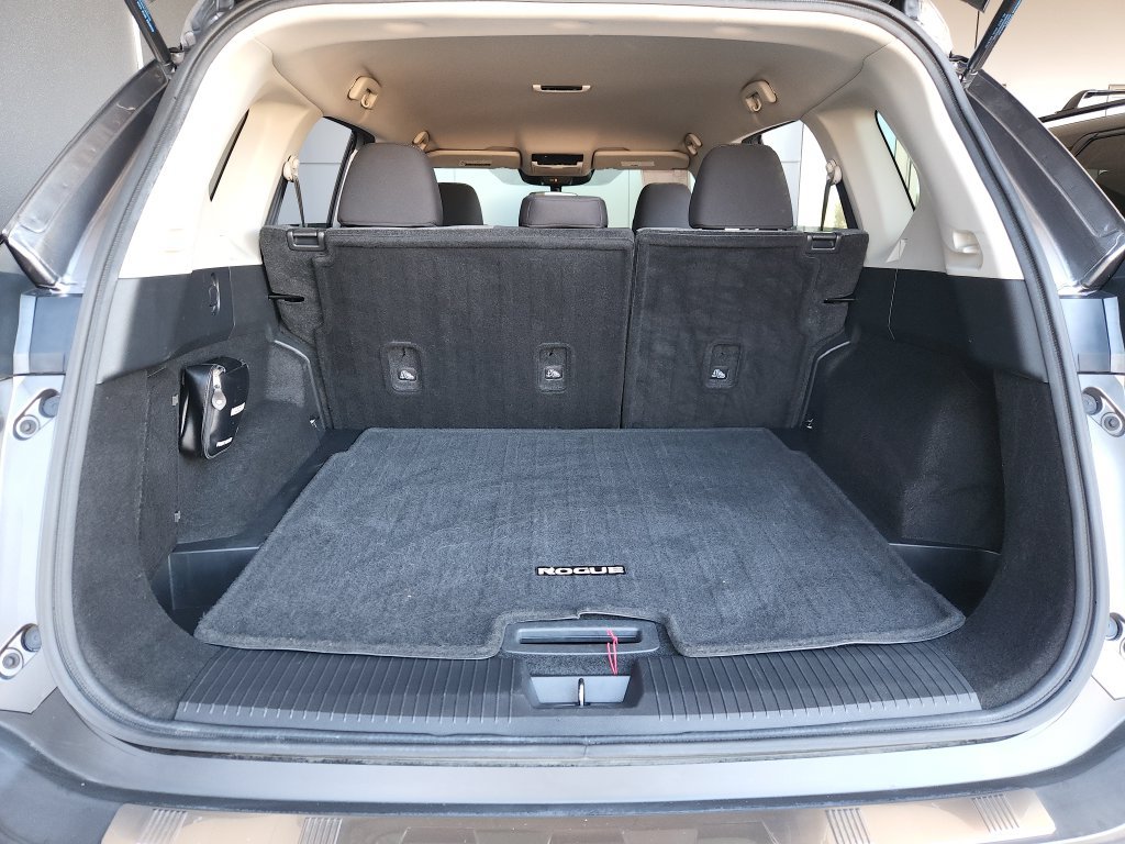 Used 2021 Nissan Rogue SV FWD image 14