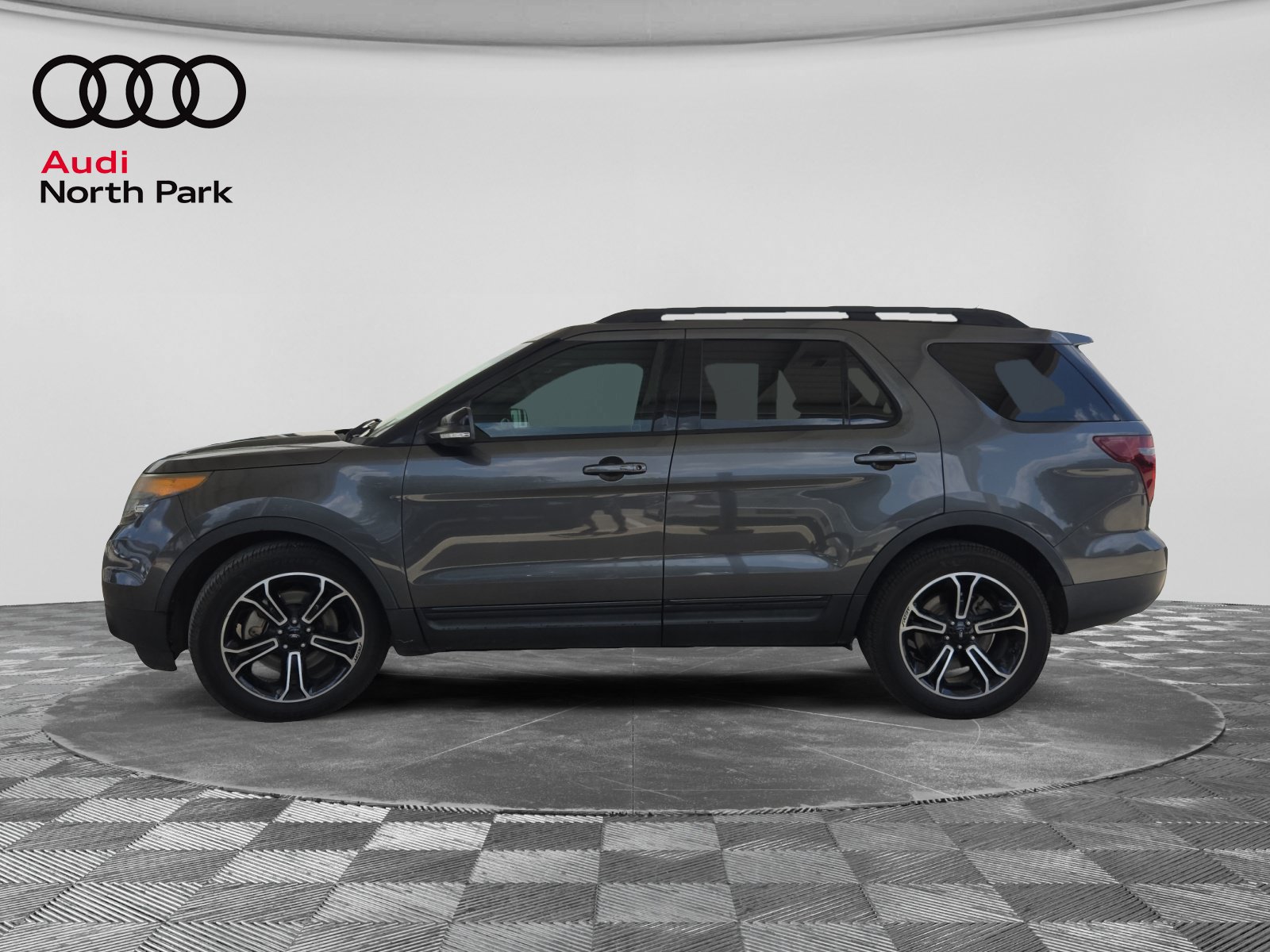 Used 2015 Ford Explorer Sport w/ Equipment Group 401A AWD/4WD image 2