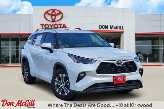 Certified 2026 Toyota Highlander XLE AWD/4WD image 1