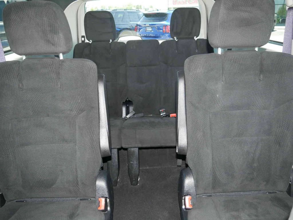 Used 2016 Dodge Grand Caravan SE FWD image 27