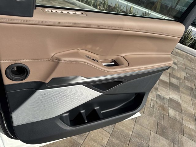 New 2025 Lincoln Navigator L Black Label image 17