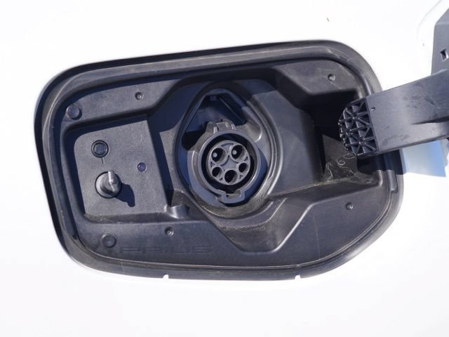 Used 2024 Toyota Prius Prime Premium FWD image 11