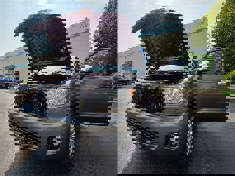 Used 2011 Toyota Sequoia Limited AWD/4WD image 25