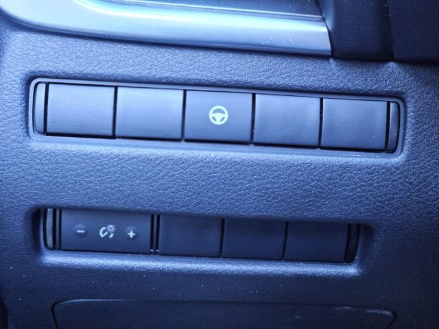 Certified 2021 Nissan Rogue SV image 17