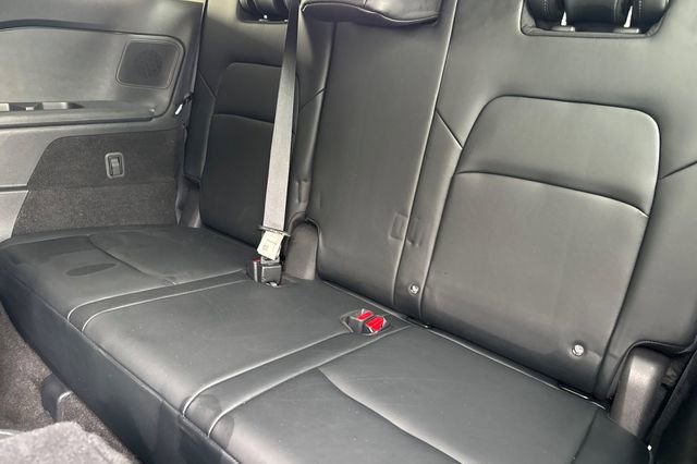 Used 2023 Nissan Pathfinder Platinum AWD/4WD image 18
