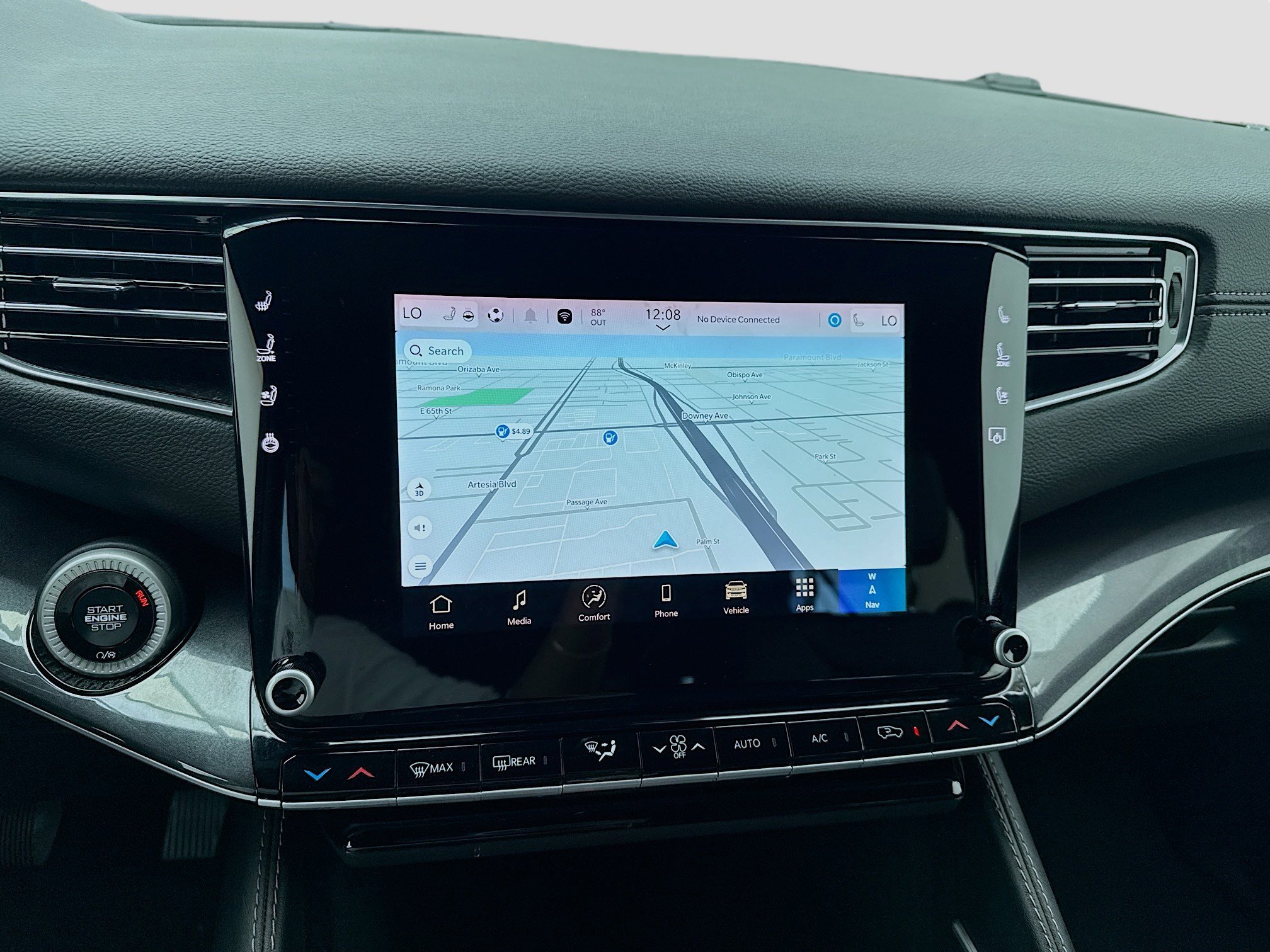 Used 2024 Jeep Wagoneer 2WD image 9