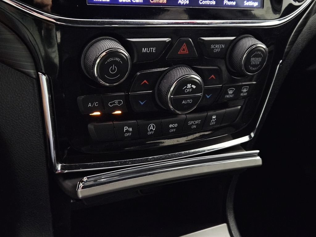 Used 2020 Jeep Grand Cherokee Altitude RWD image 15