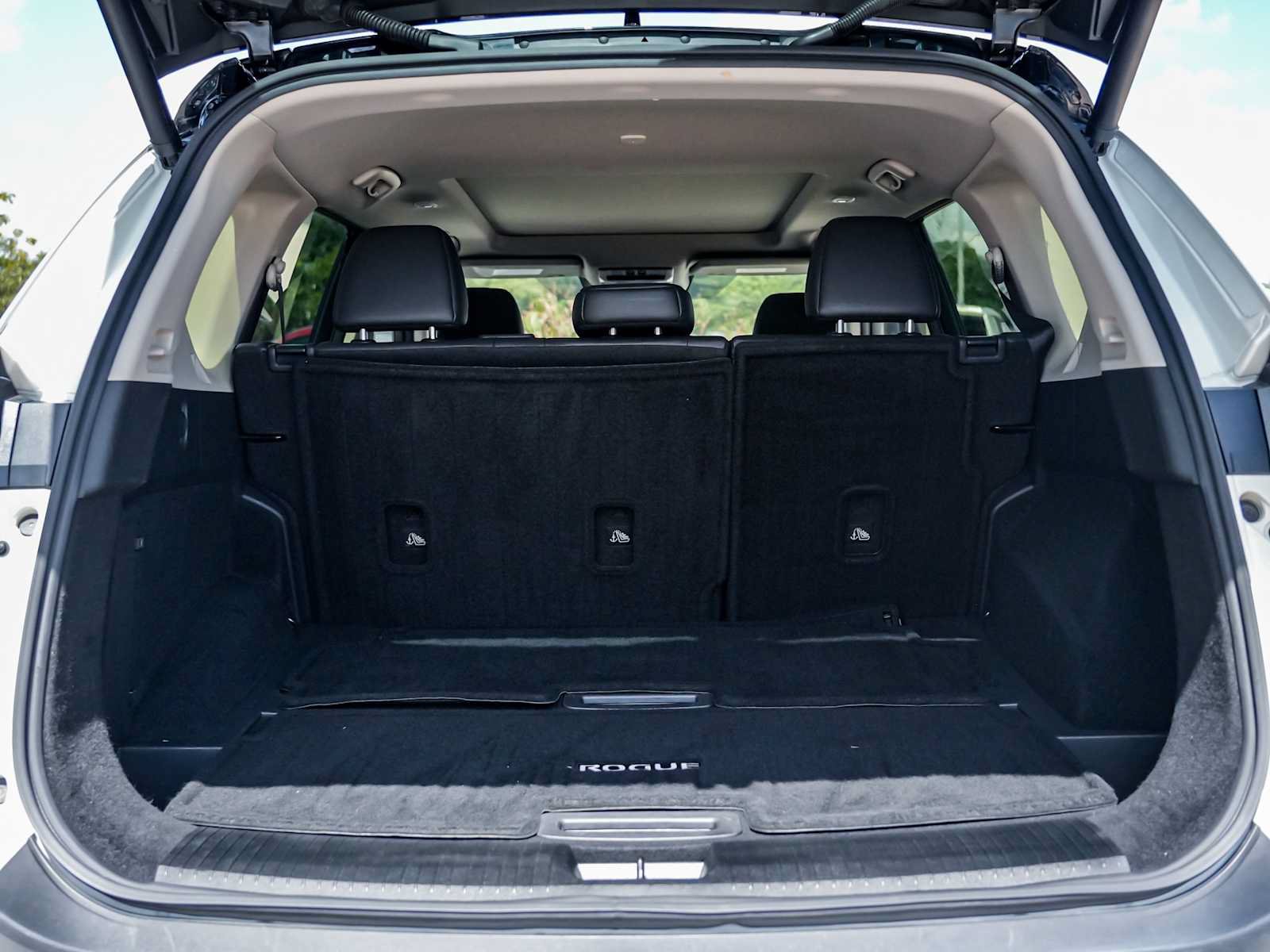 Used 2023 Nissan Rogue SL w/ SL Premium Package FWD image 29