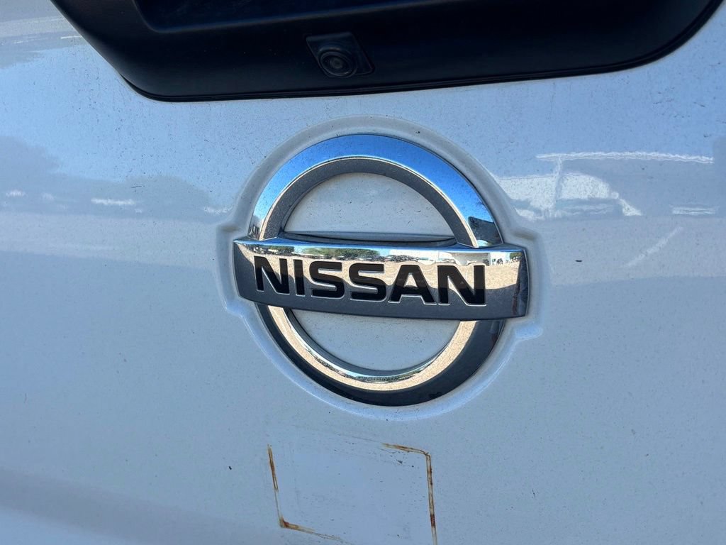 Used 2021 Nissan Titan SV w/ SV Convenience Package RWD image 9