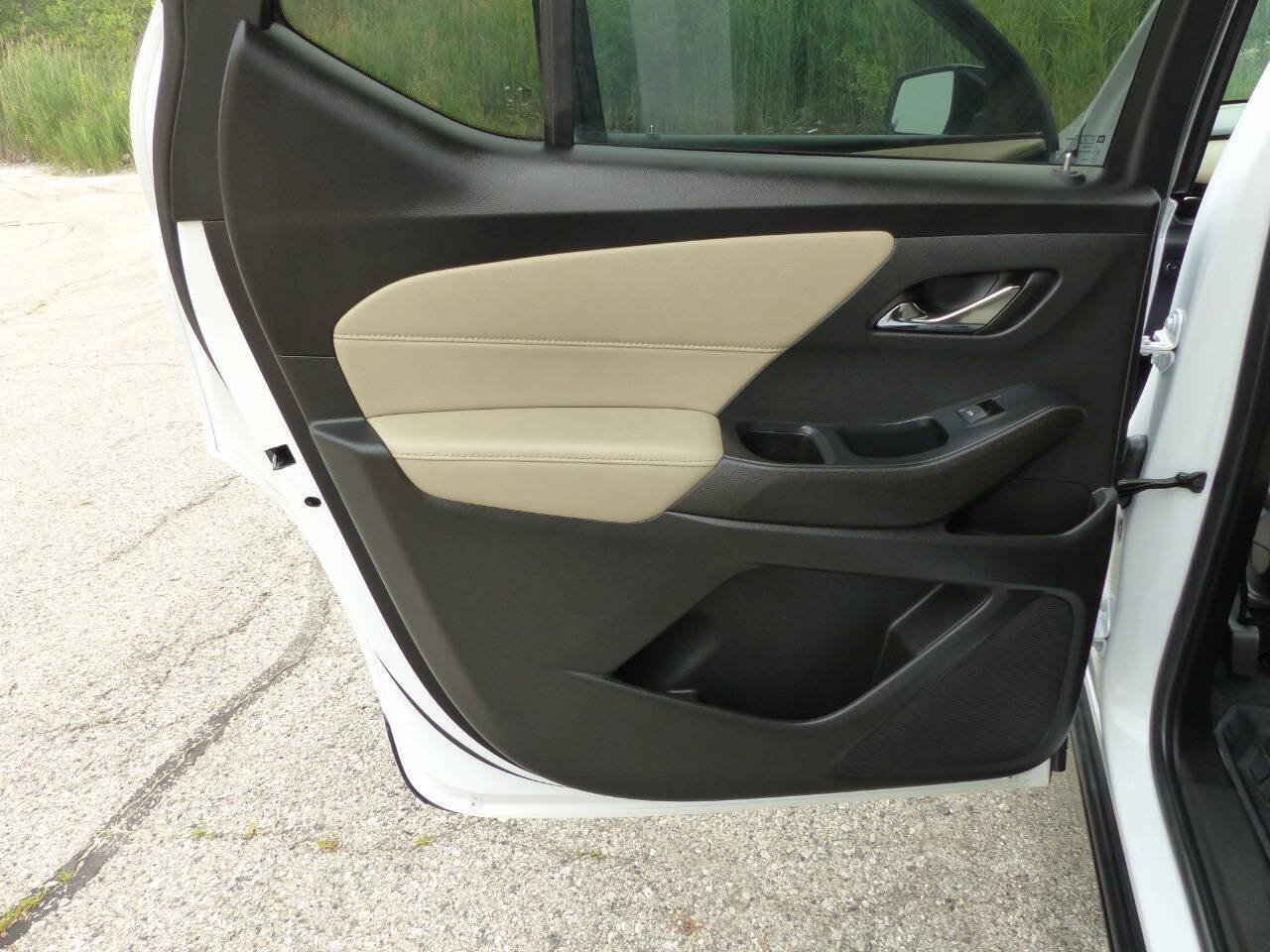 Used 2022 Chevrolet Traverse LS AWD/4WD image 33
