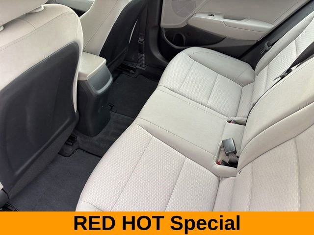 Used 2019 Hyundai Elantra SE image 29