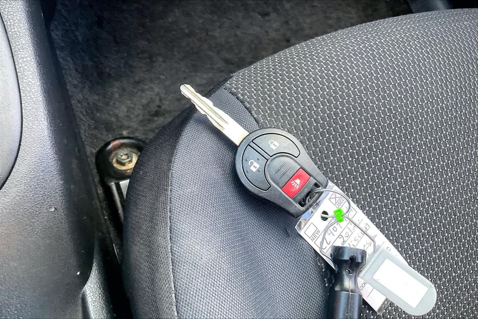 Used 2012 Nissan Versa FWD image 10