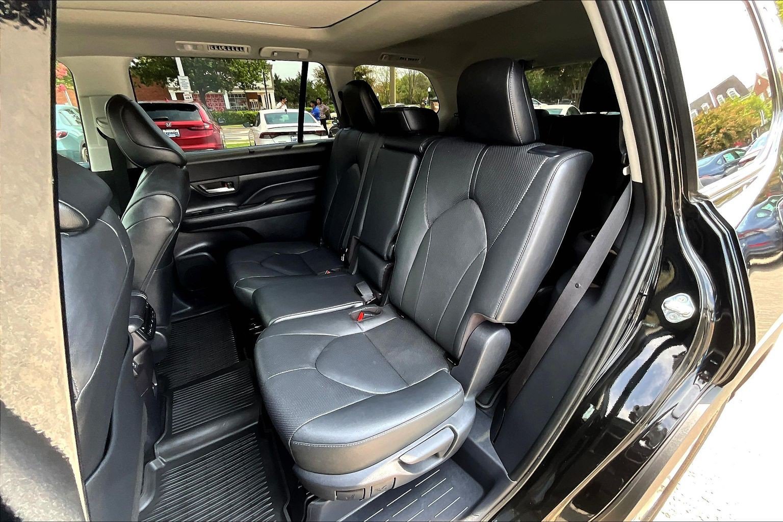 Used 2025 Toyota Grand Highlander AWD Hybrid image 28