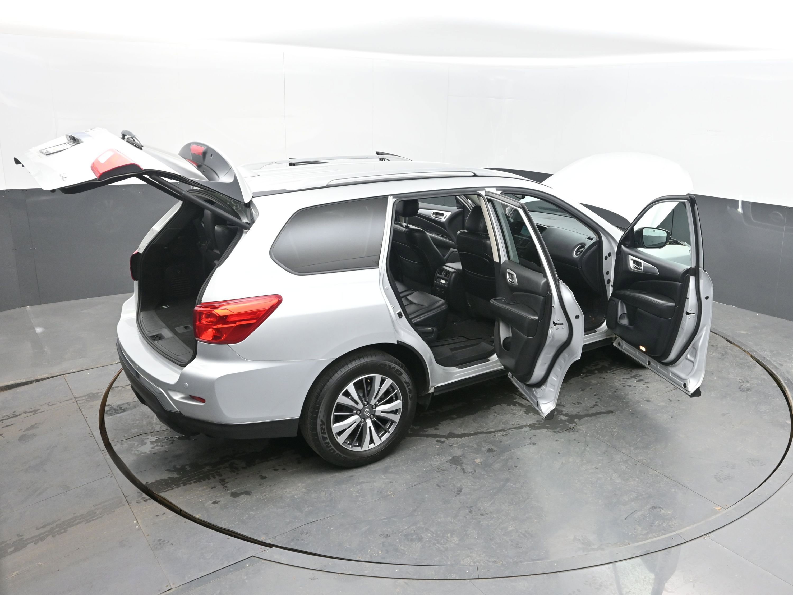 Used 2020 Nissan Pathfinder SL image 43