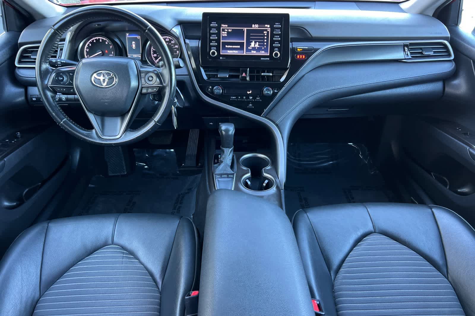 Used 2022 Toyota Camry SE FWD image 3