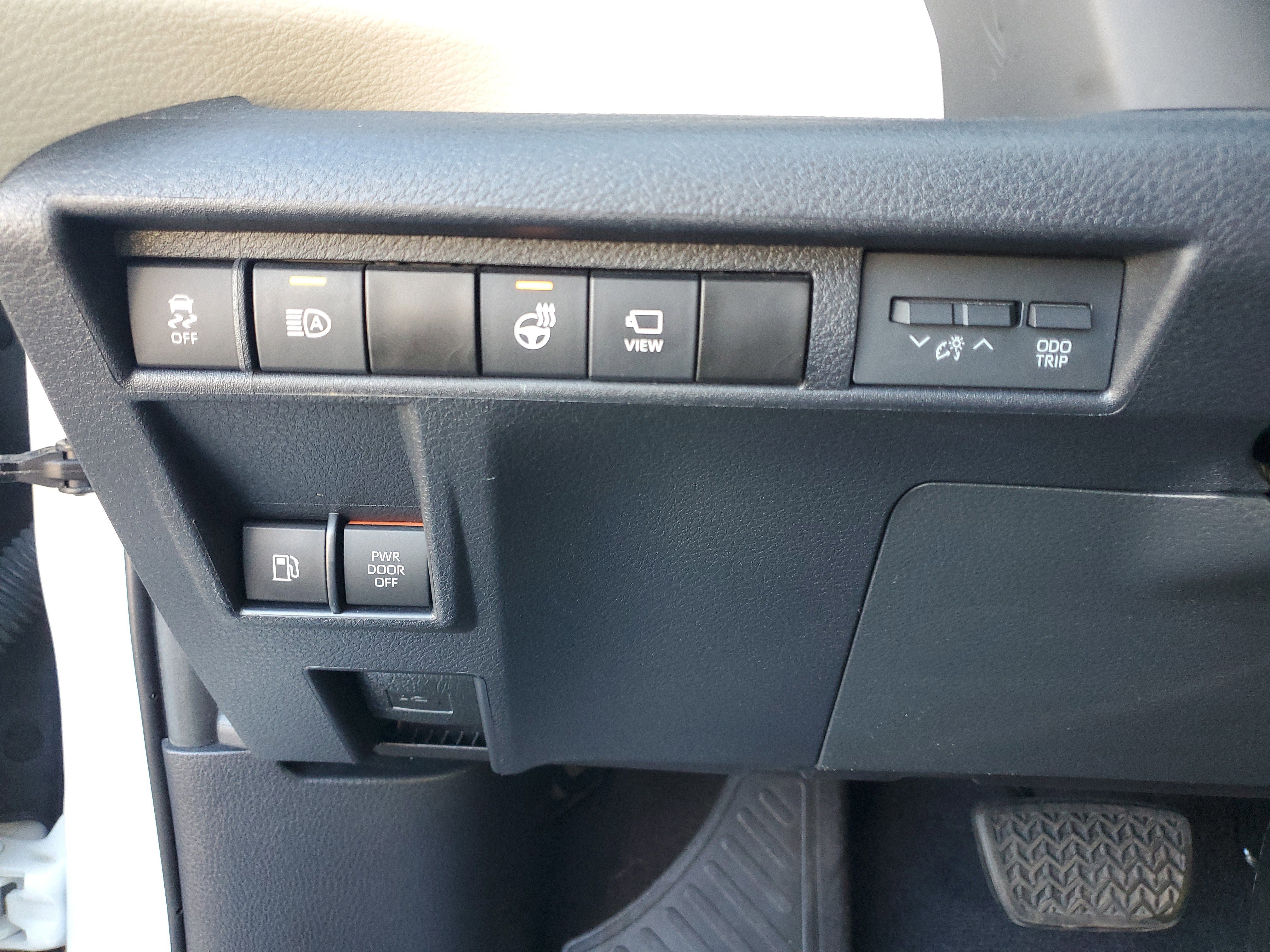 Used 2022 Toyota Sienna Platinum image 25