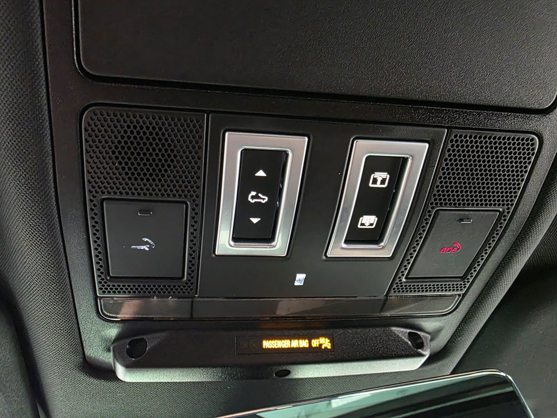 Used 2022 Land Rover Defender 110 X-Dynamic SE AWD/4WD image 53