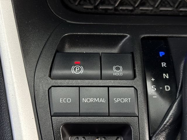 Used 2020 Toyota RAV4 XLE Premium FWD image 22