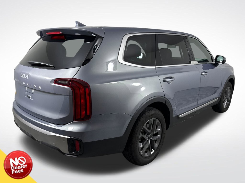 Used 2025 Kia Telluride LX FWD image 3