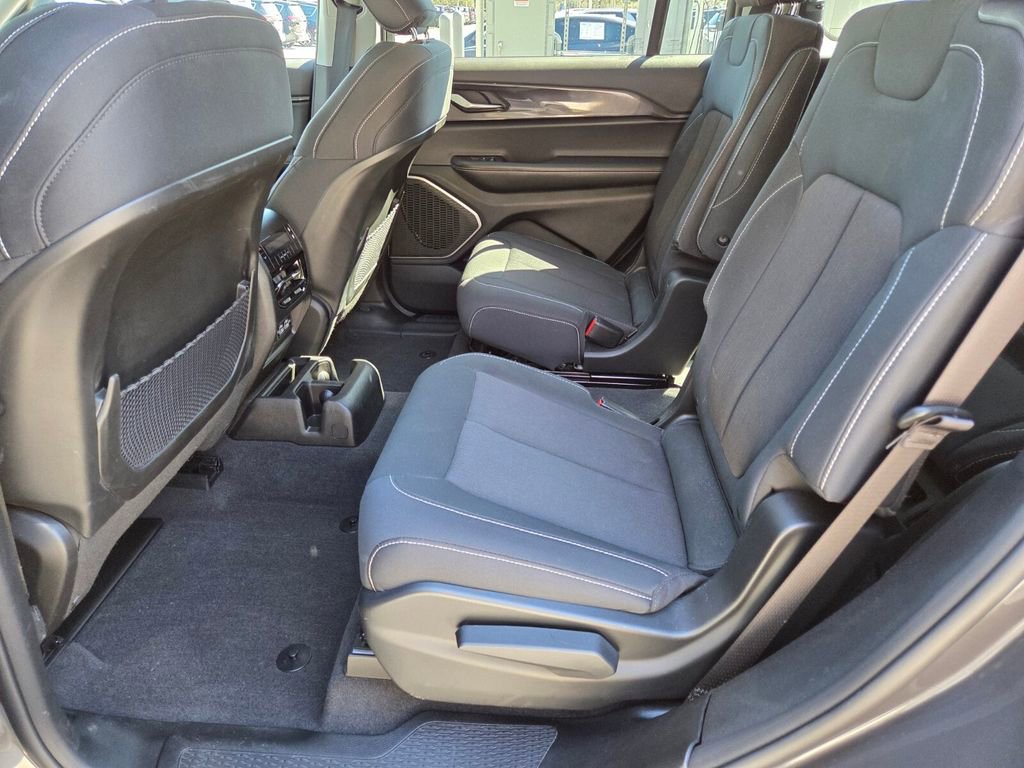 Used 2021 Jeep Grand Cherokee L Laredo w/ Luxury Tech Group I image 20