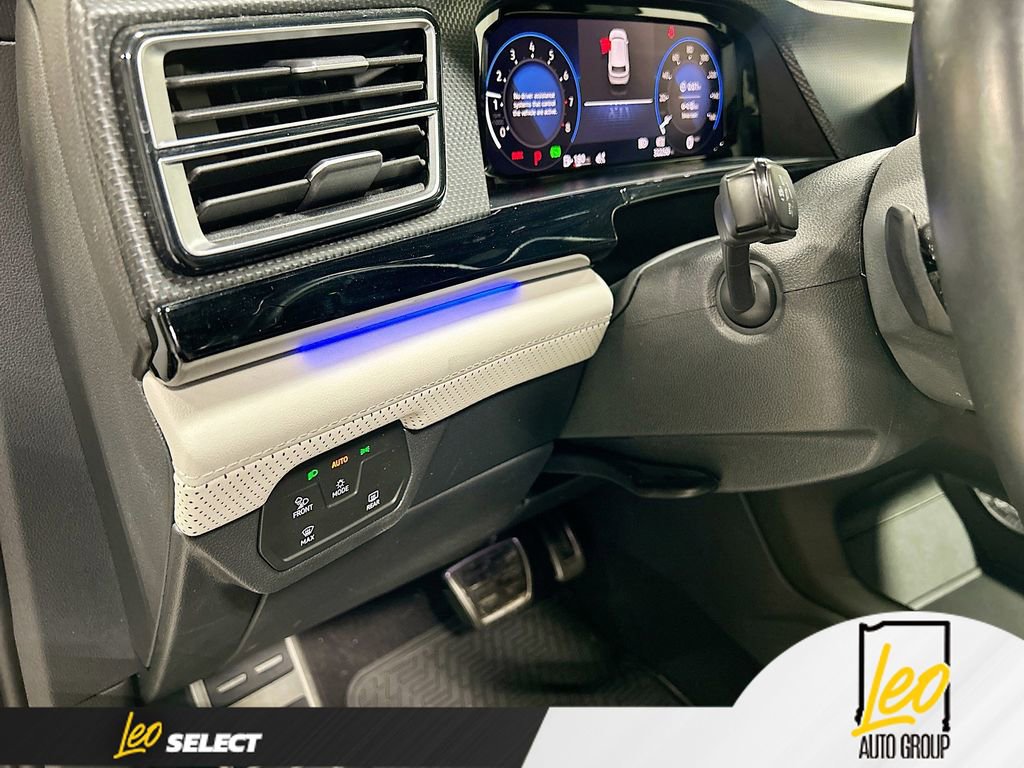 Used 2024 Volkswagen Atlas Cross Sport SEL Premium R-Line image 10