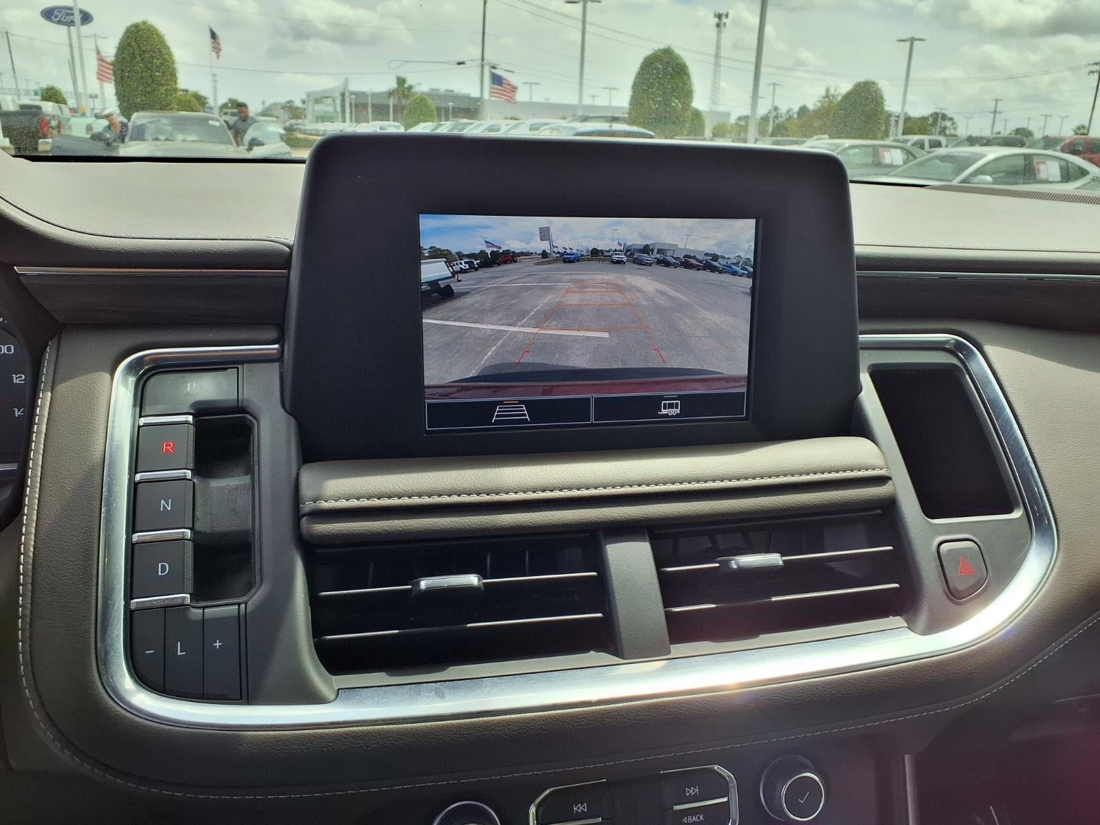 Used 2022 Chevrolet Suburban LS image 20