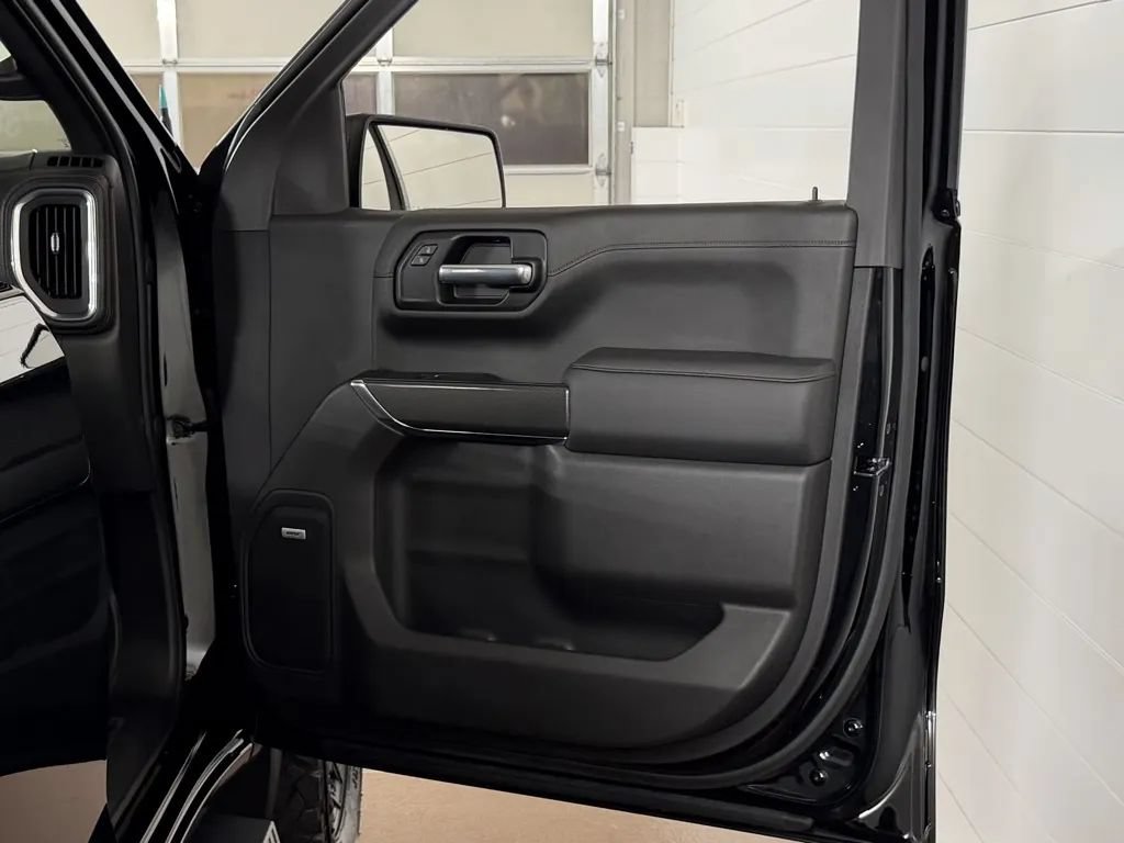 Used 2021 GMC Sierra 1500 AT4 w/ AT4 Preferred Package AWD/4WD image 48