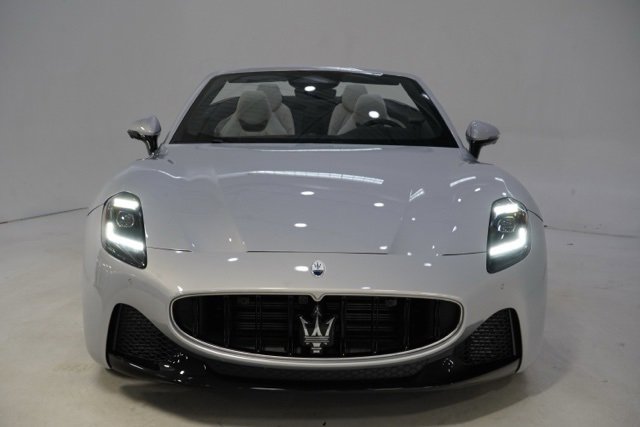 New 2026 Maserati GranCabrio Modena image 2