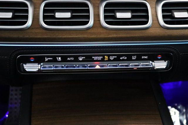 Used 2024 Mercedes-Benz GLS 580 4MATIC image 29