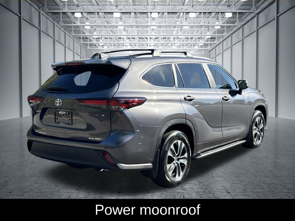 Used 2024 Toyota Highlander XLE AWD/4WD image 7