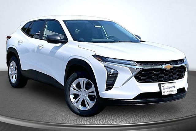 New 2026 Chevrolet Trax LS FWD image 2
