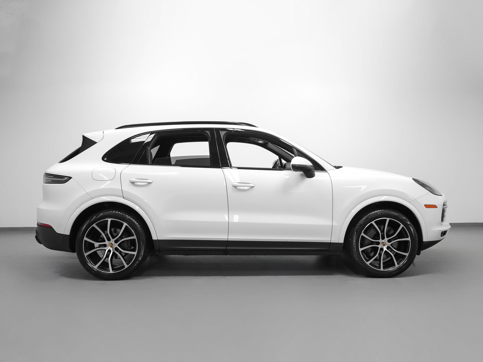 Used 2023 Porsche Cayenne S Platinum image 13