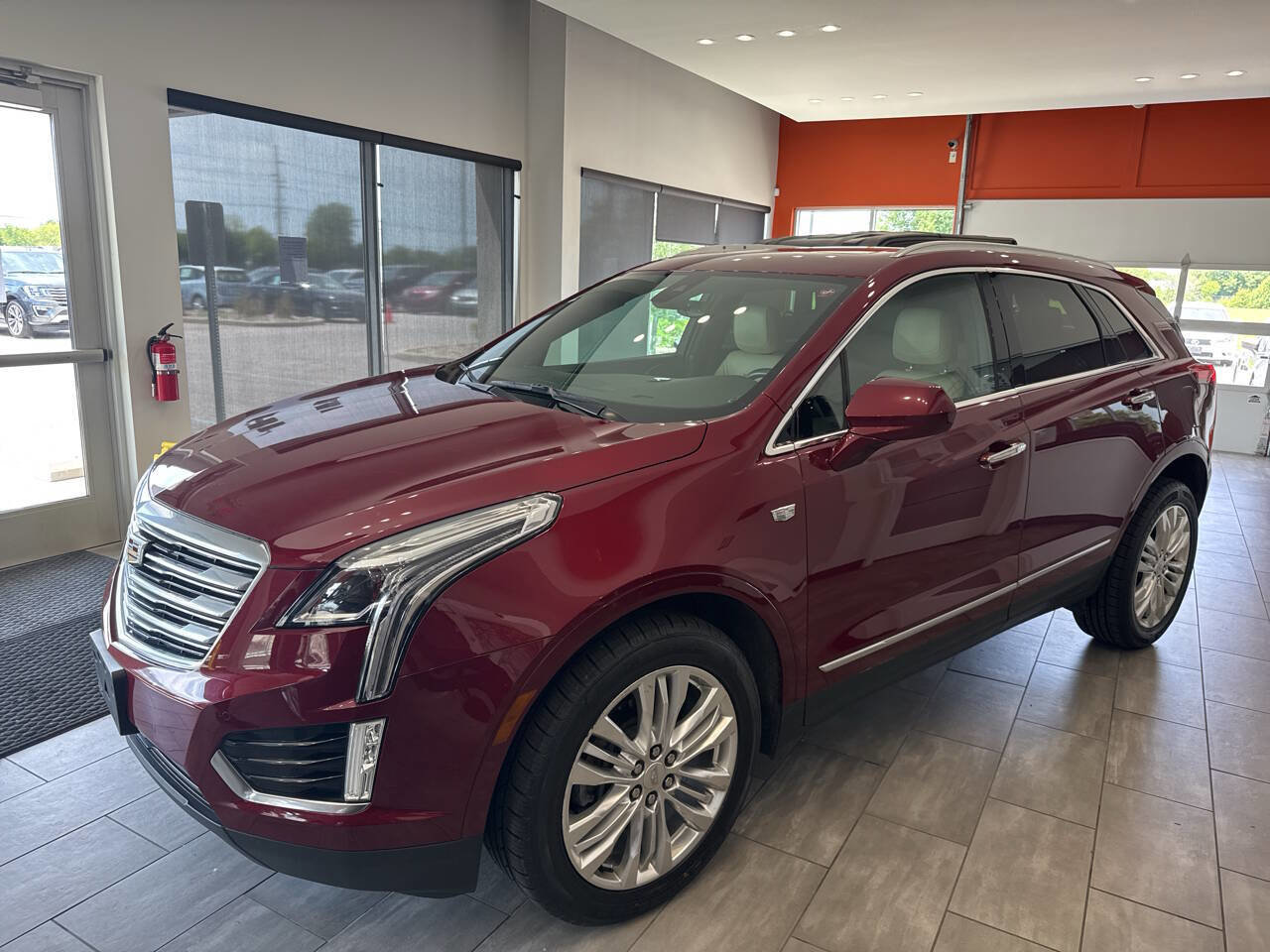 Used 2018 Cadillac XT5 Premium Luxury image 9