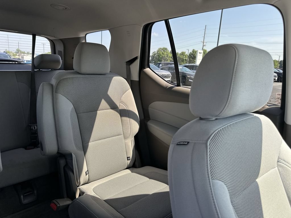 Used 2021 Chevrolet Traverse LT FWD image 14