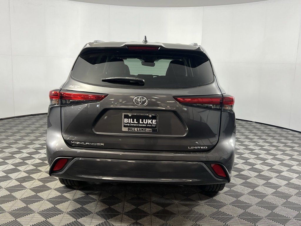 Used 2023 Toyota Highlander Limited image 5