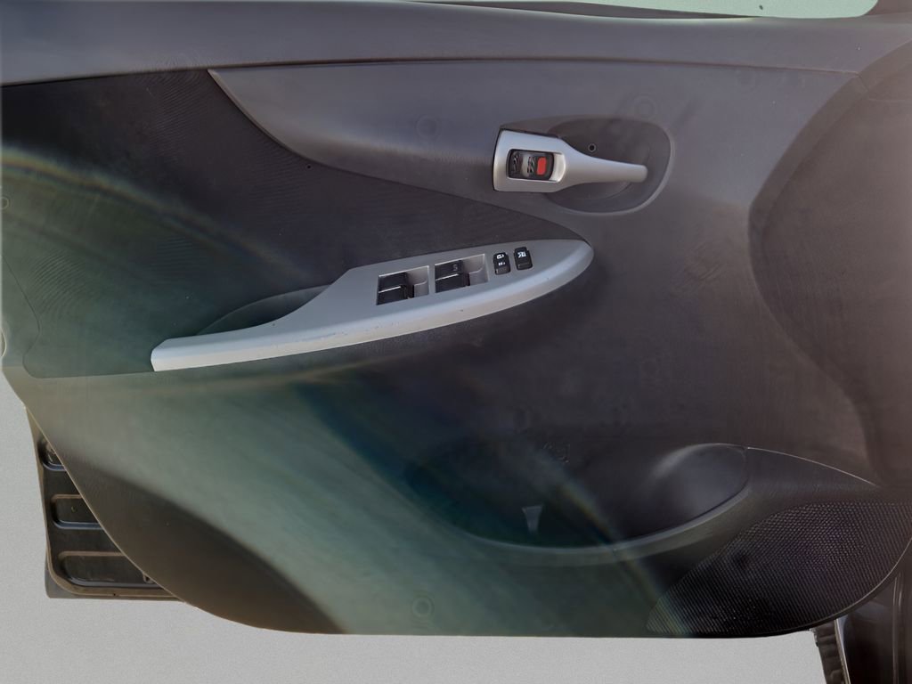 Used 2011 Toyota Corolla S image 9