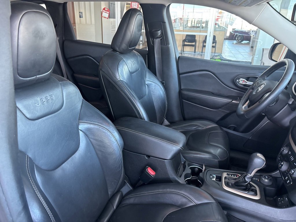 Used 2016 Jeep Cherokee Limited image 32