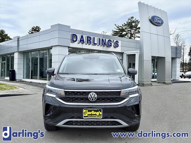 Used 2022 Volkswagen Taos SE image 2