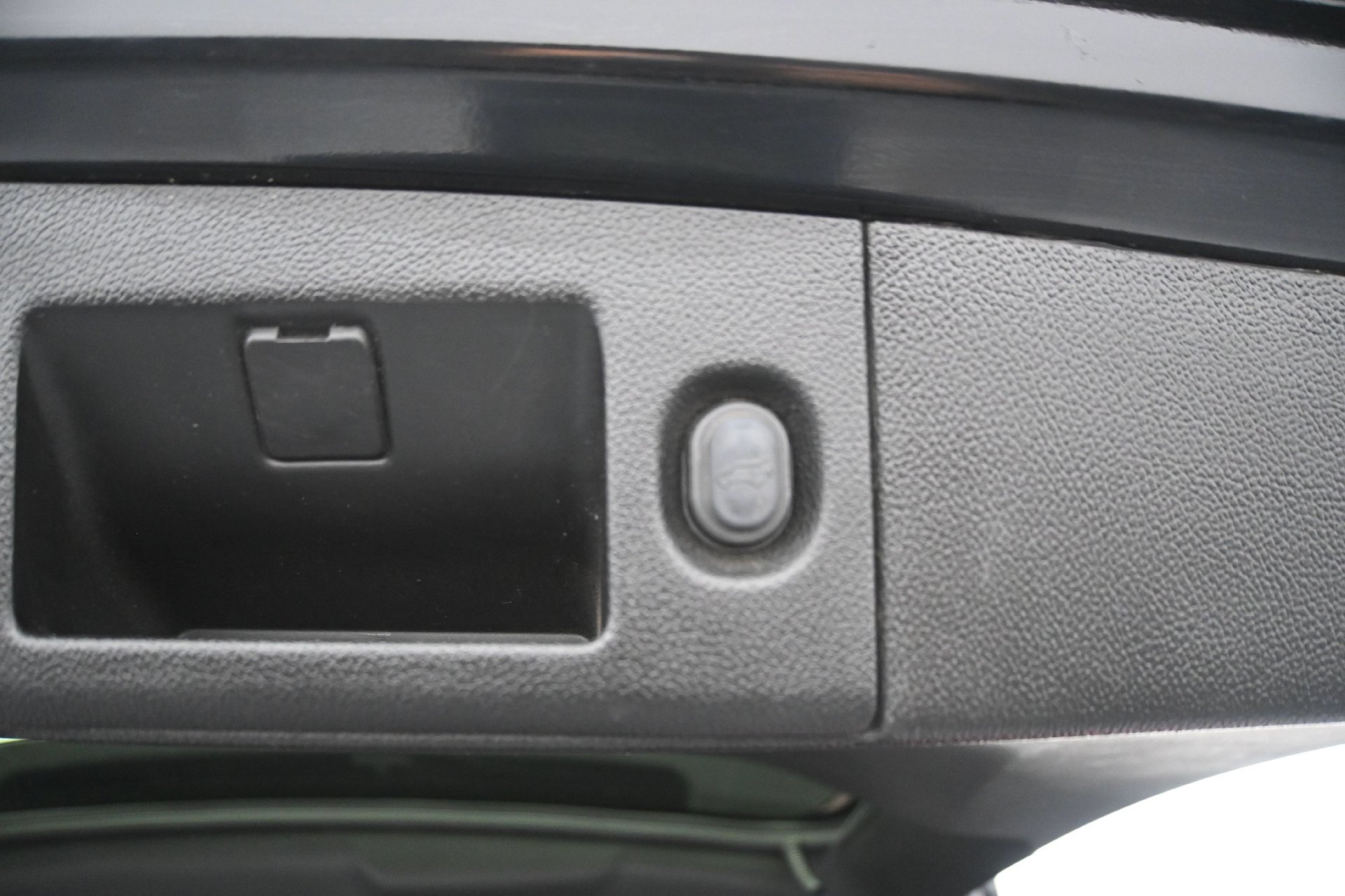 Used 2019 Chevrolet Tahoe LT AWD/4WD image 17